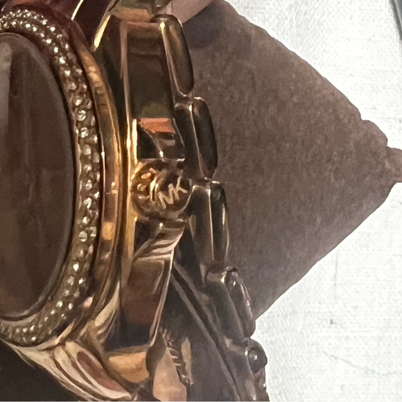 Like new Michael Kors Runway Rose gold - Picture 3 of 8